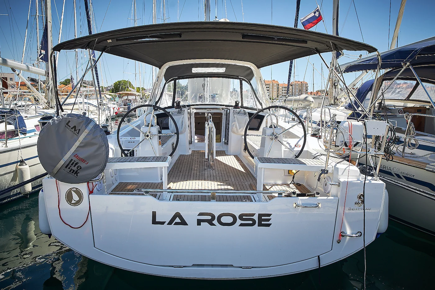 Oceanis 38.1 (La Rose)  - 2