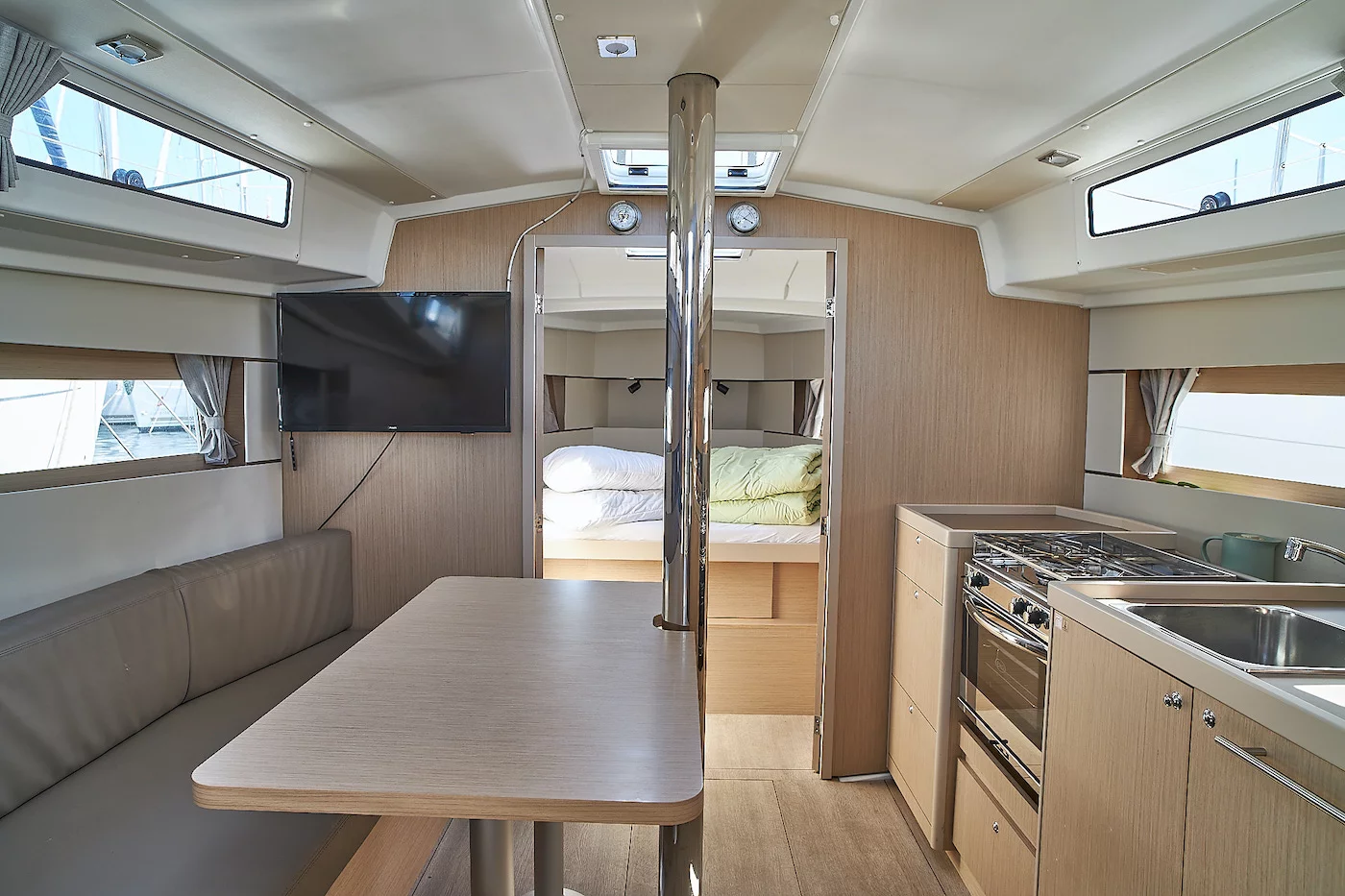 Oceanis 38.1 (La Rose)  - 4