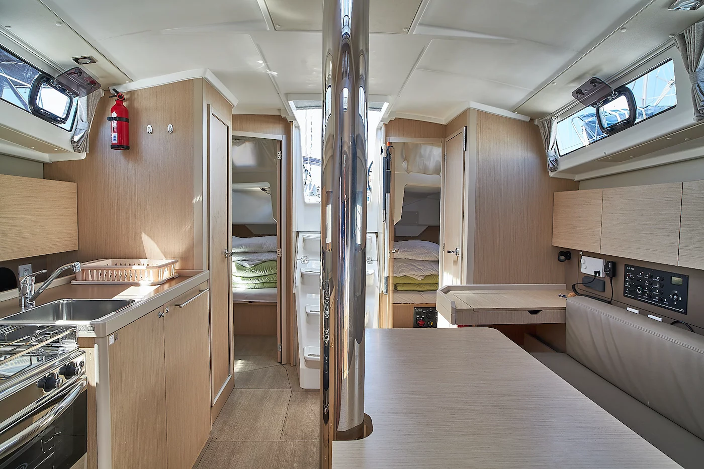 Oceanis 38.1 (La Rose)  - 5