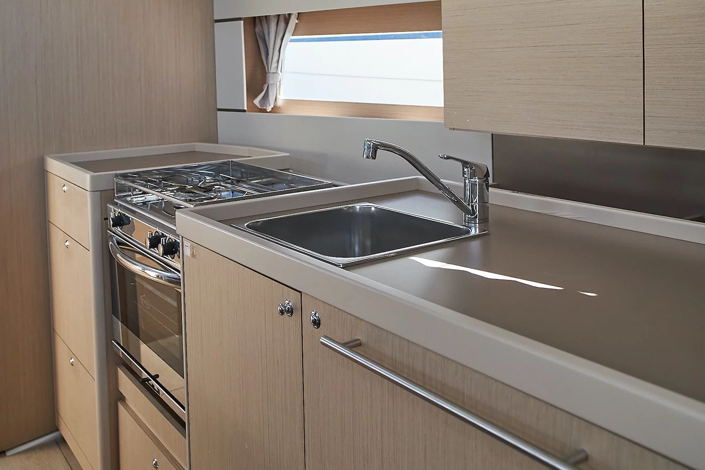 Oceanis 38.1 (La Rose)  - 7