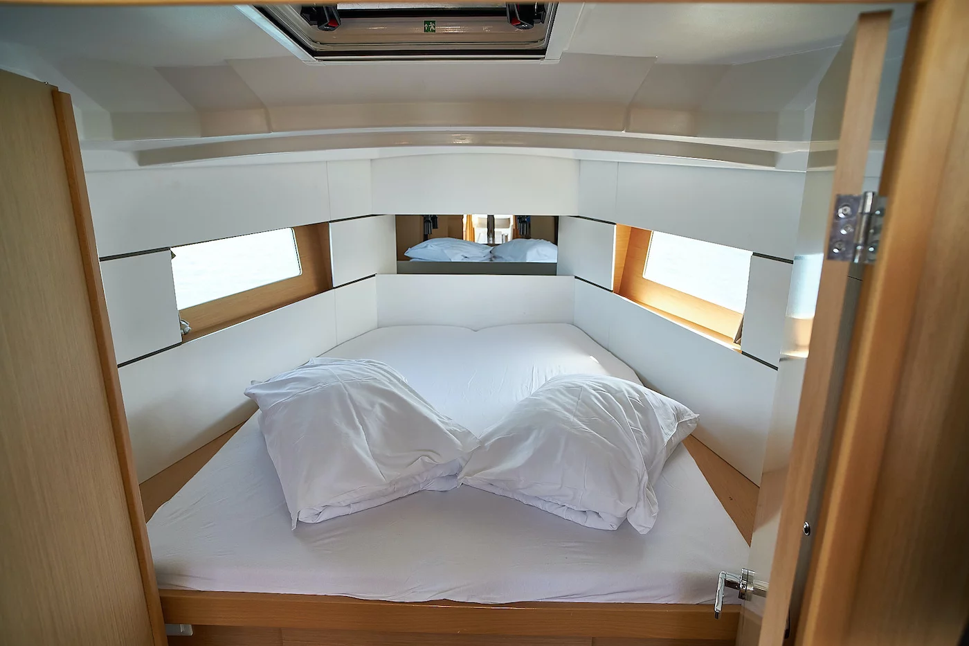 Oceanis 38.1 (La Rose)  - 9