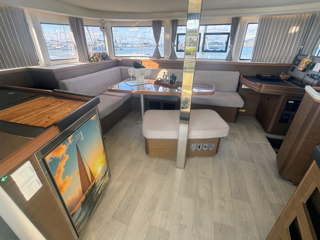 Lagoon 42 - 4 + 2 cab. — photo 9