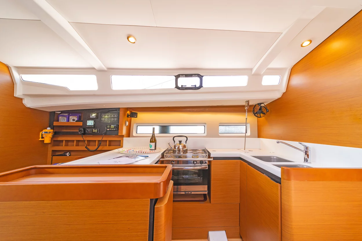 Sun Odyssey 440 (Mike Charlie)  - 15