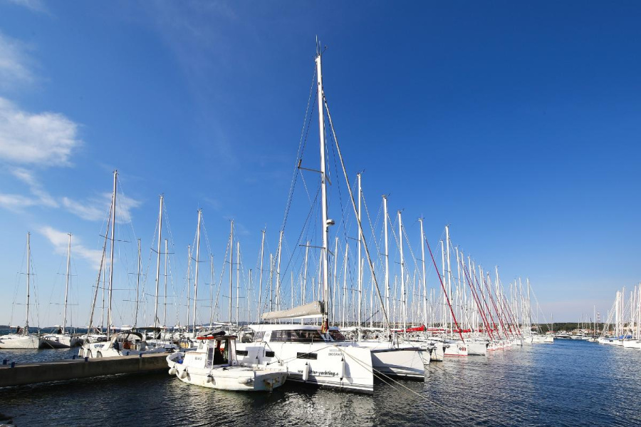 Photo #8 - Nautitech 40 Open - 4 + 2 cab. (Relax) in Biograd - 30139