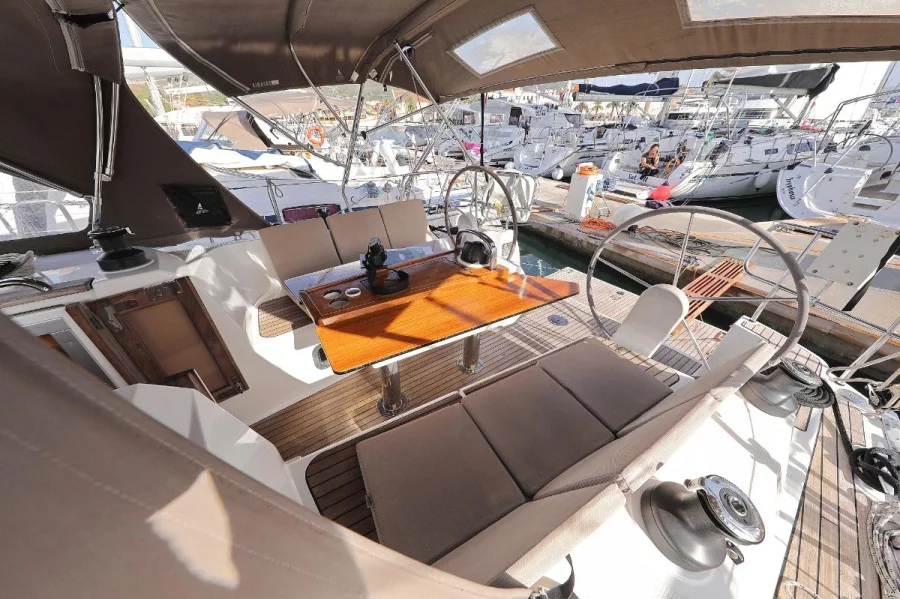 Bavaria Cruiser 37 - 3 cab. (Vera)  - 13