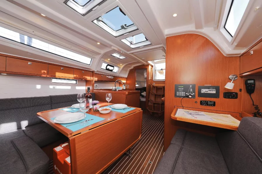 Bavaria Cruiser 37 - 3 cab. (Vera)  - 24