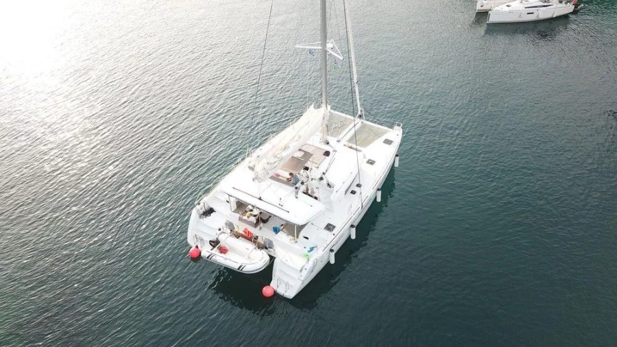 Lagoon 450 F - 4 + 2 cab. (Red Twin)  - 2