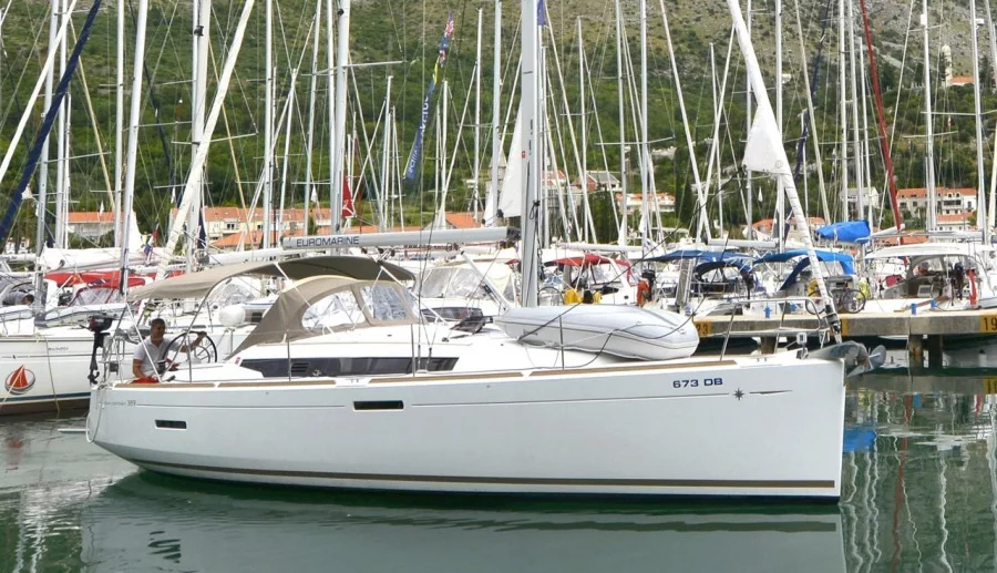 Sun Odyssey 389 (Bravo Kiss)  - 0