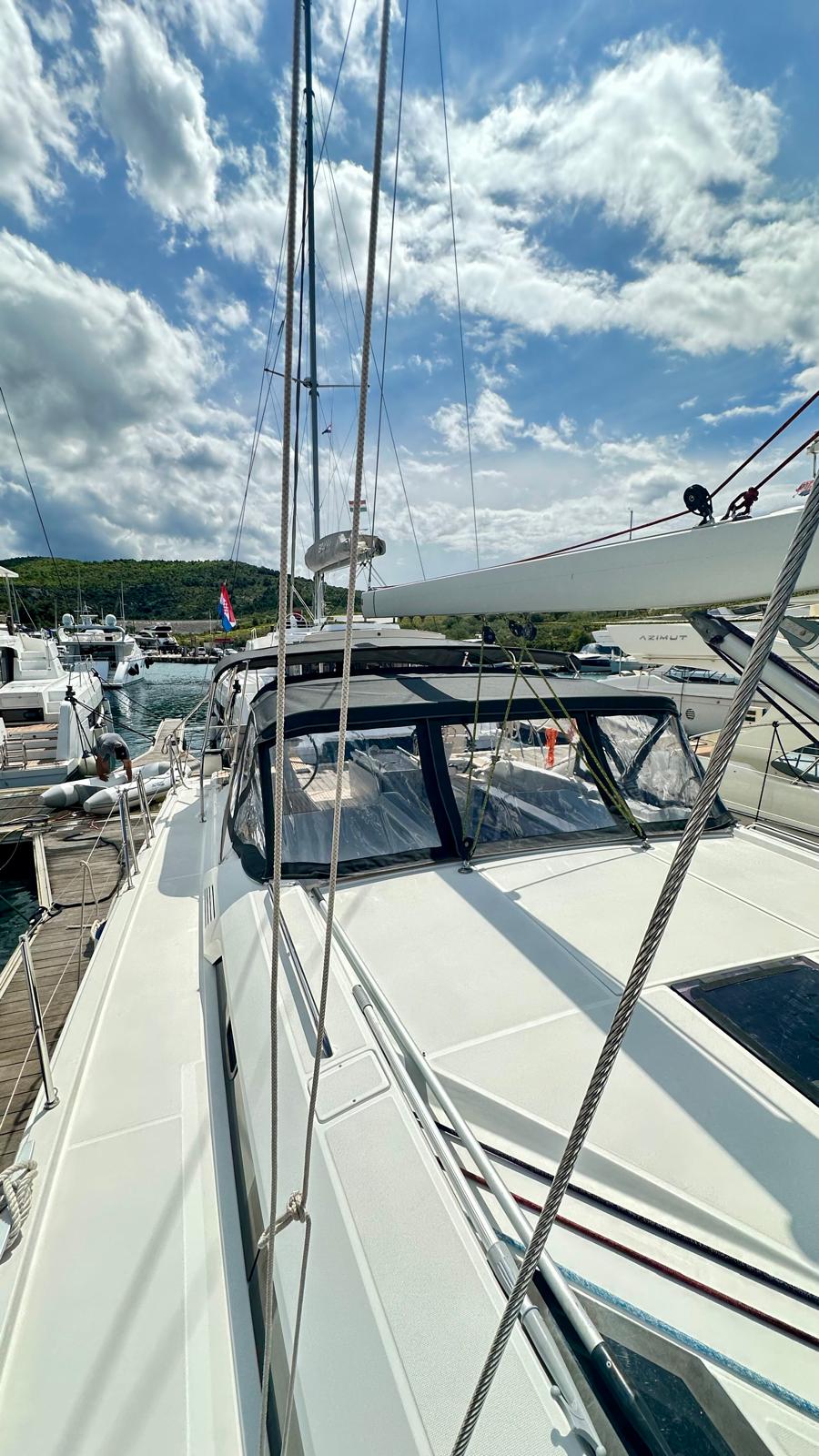 Oceanis 51.1 — photo 10