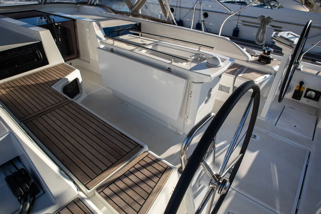 Oceanis 51.1 (Full Moon)  - 9