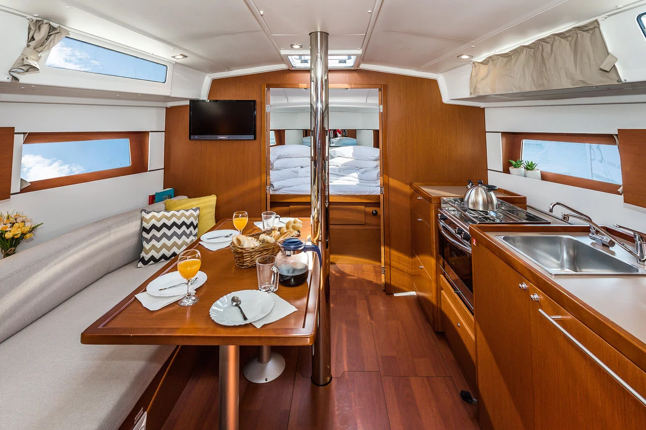 Oceanis 38.1 (Prodigy)  - 8