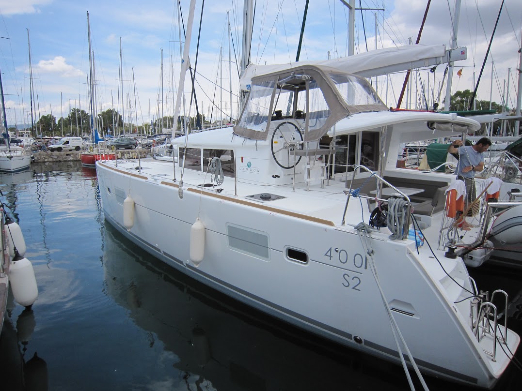 Photo #10 - Lagoon 400 S2 - 4 + 2 cab. (Emerald Seas) in Atene - 30326