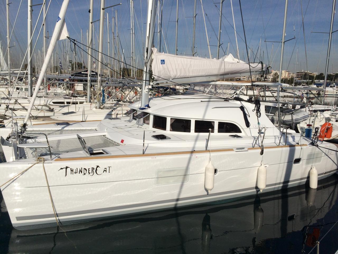 Photo #1 - Lagoon 380 - 4 cab. (ThunderCat) en Lavrion - 30327