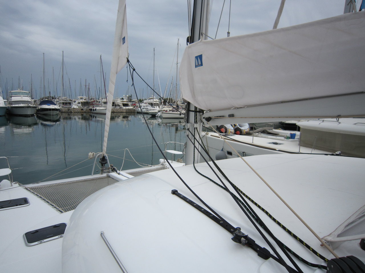 Photo #3 - Lagoon 380 - 4 cab. (ThunderCat) en Lavrion - 30327