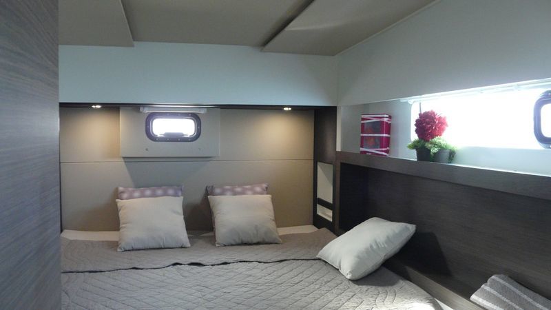 Photo #8 - Nautitech 40 Open - 4 + 1 cab. (MEME PAS PEUR II) en Port Pin Rolland - 30385