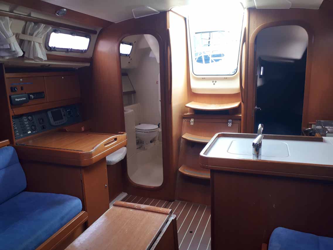 Dufour 325 GL — photo 13