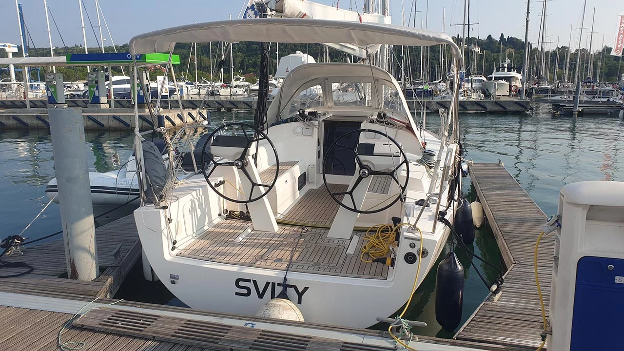 Salona 33 (Svity)  - 0