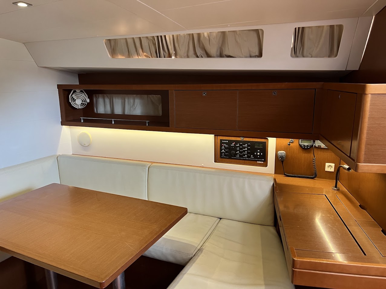 Photo #13 - Oceanis 45 - 4 cab. (Beautiful Love) in Corfu - 30677