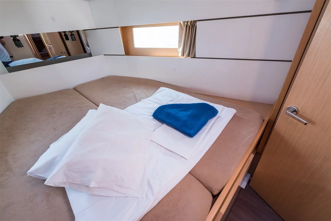 Oceanis 38 - 3 cab. (Rusalka)  - 19