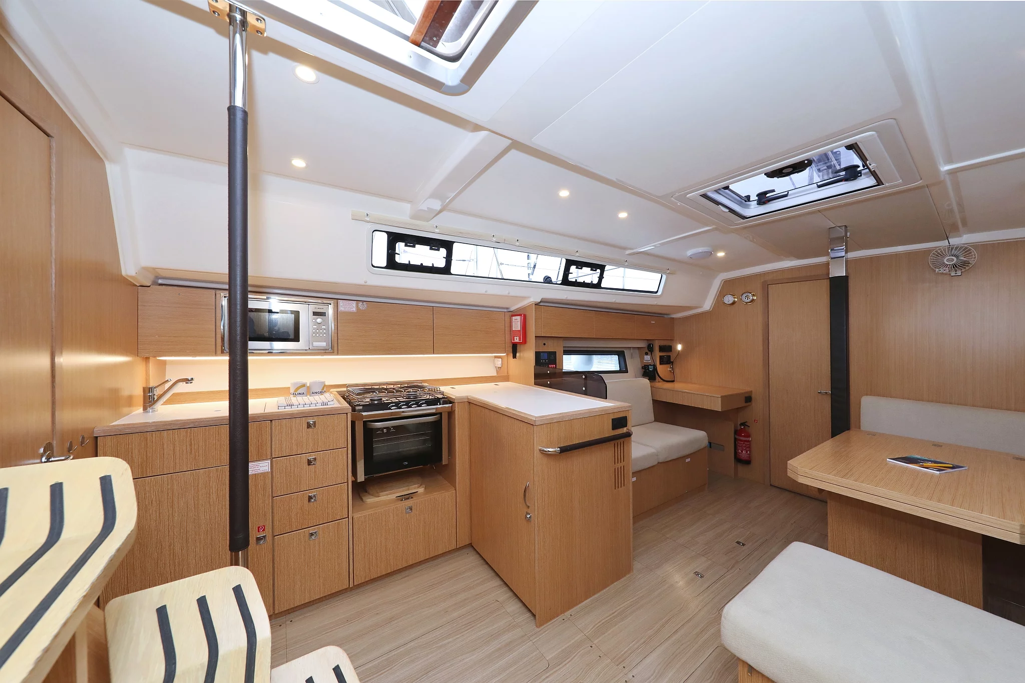 Bavaria C42 (Maupiti)  - 43