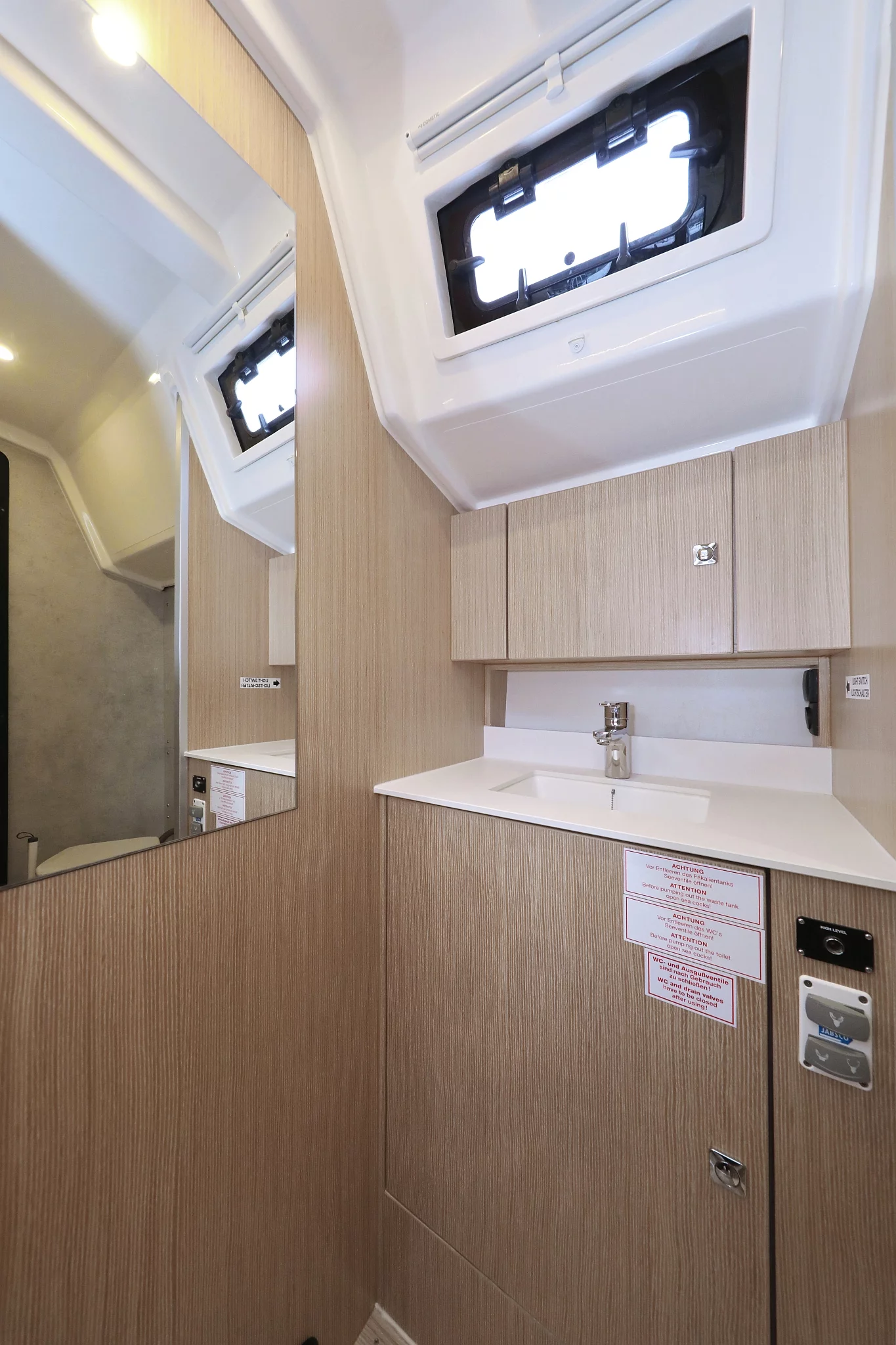 Bavaria C42 (Maupiti)  - 11