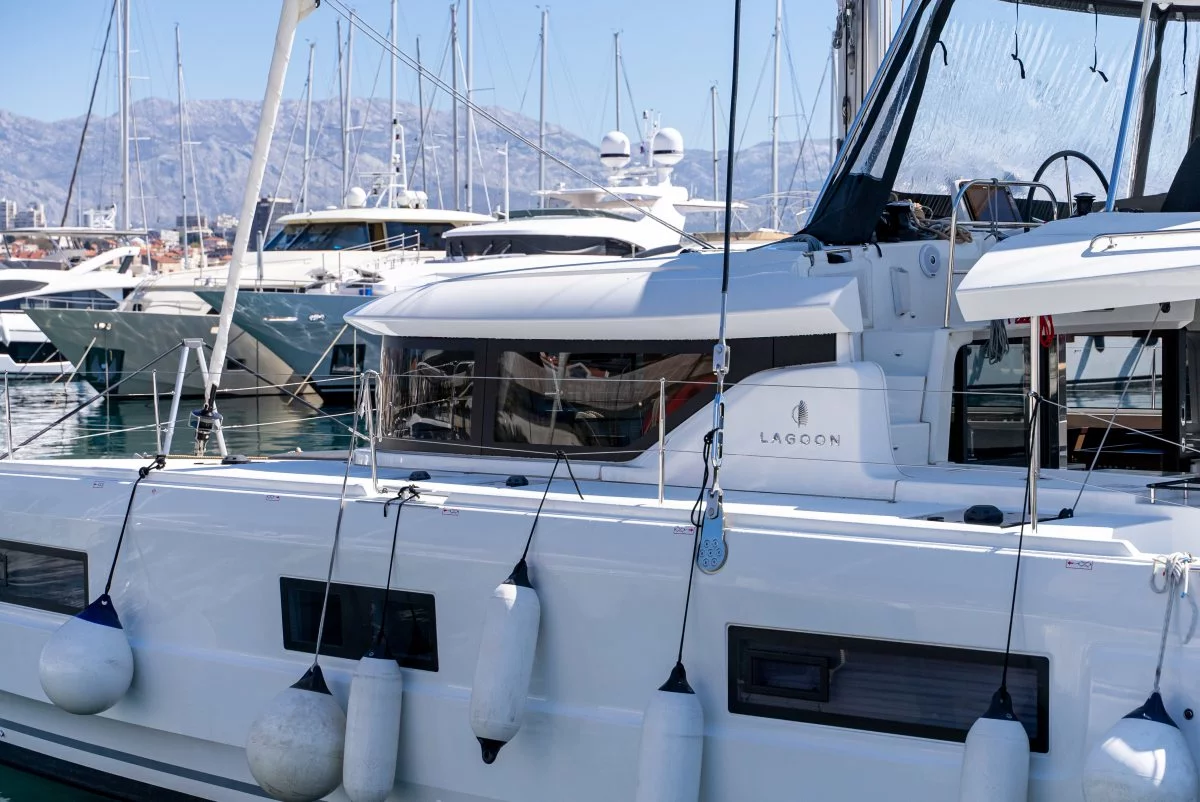 Lagoon 46 - 4 + 2 cab. (Velvet Breeze)  - 12