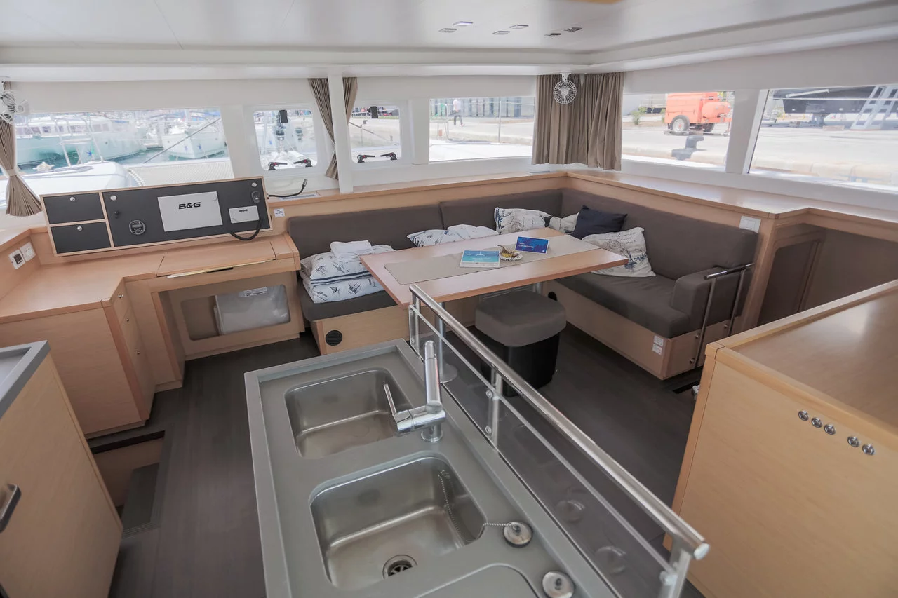 Lagoon 450 F - 4 + 2 cab. (Gatto di Mare)  - 11