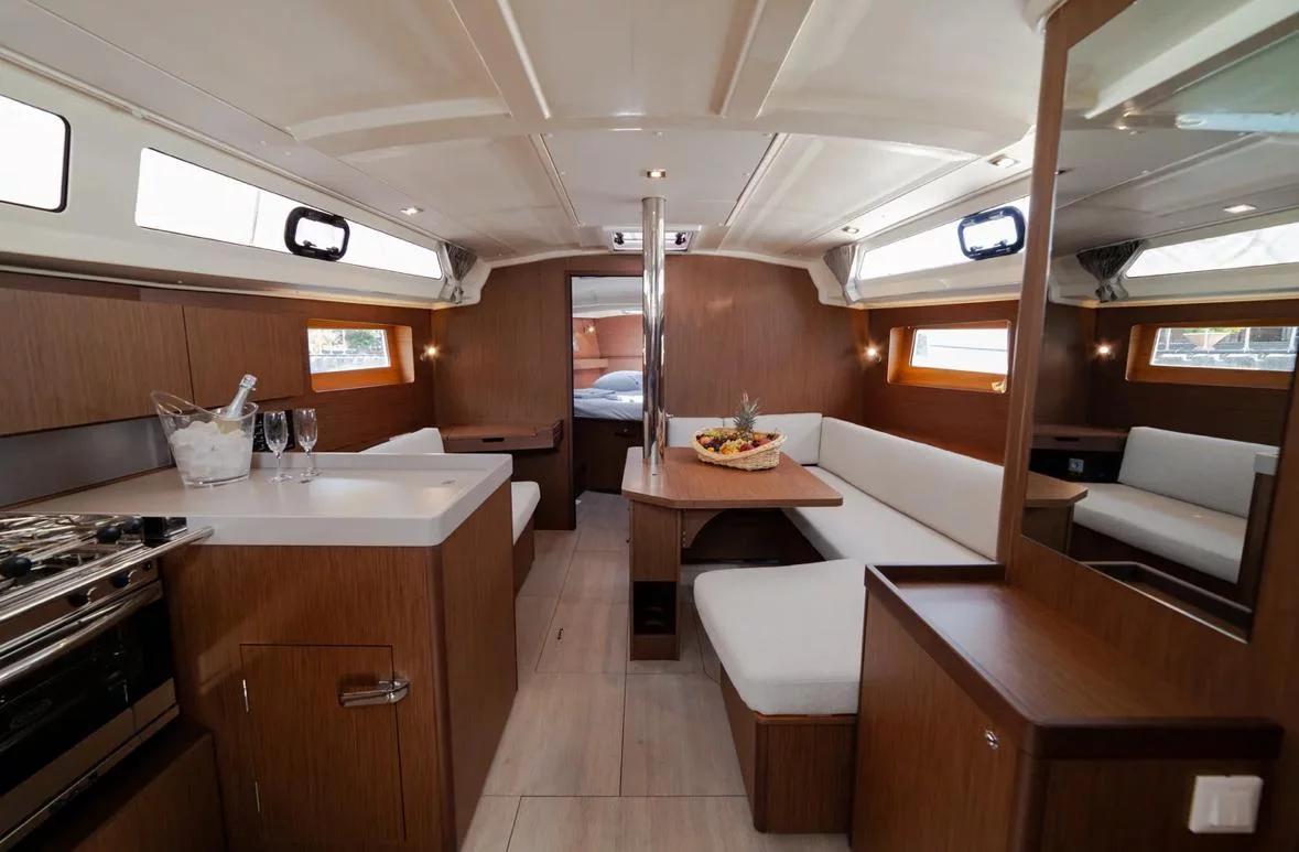 Oceanis 41.1 (Sail Polaris)  - 10