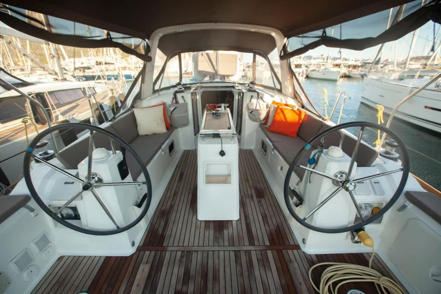 Oceanis 38 - 3 cab. (Vientos)  - 2