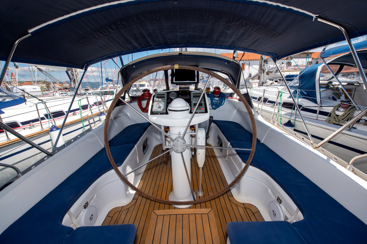 Photo #3 - Sun Odyssey 42.2 Exclusive - 3 cab. (Palmizana) in Trogir - 31062