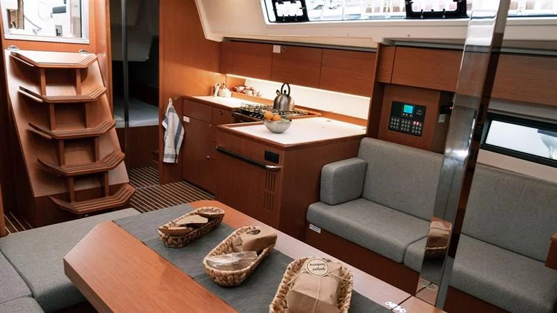 Bavaria C42 (Nomad)  - 10