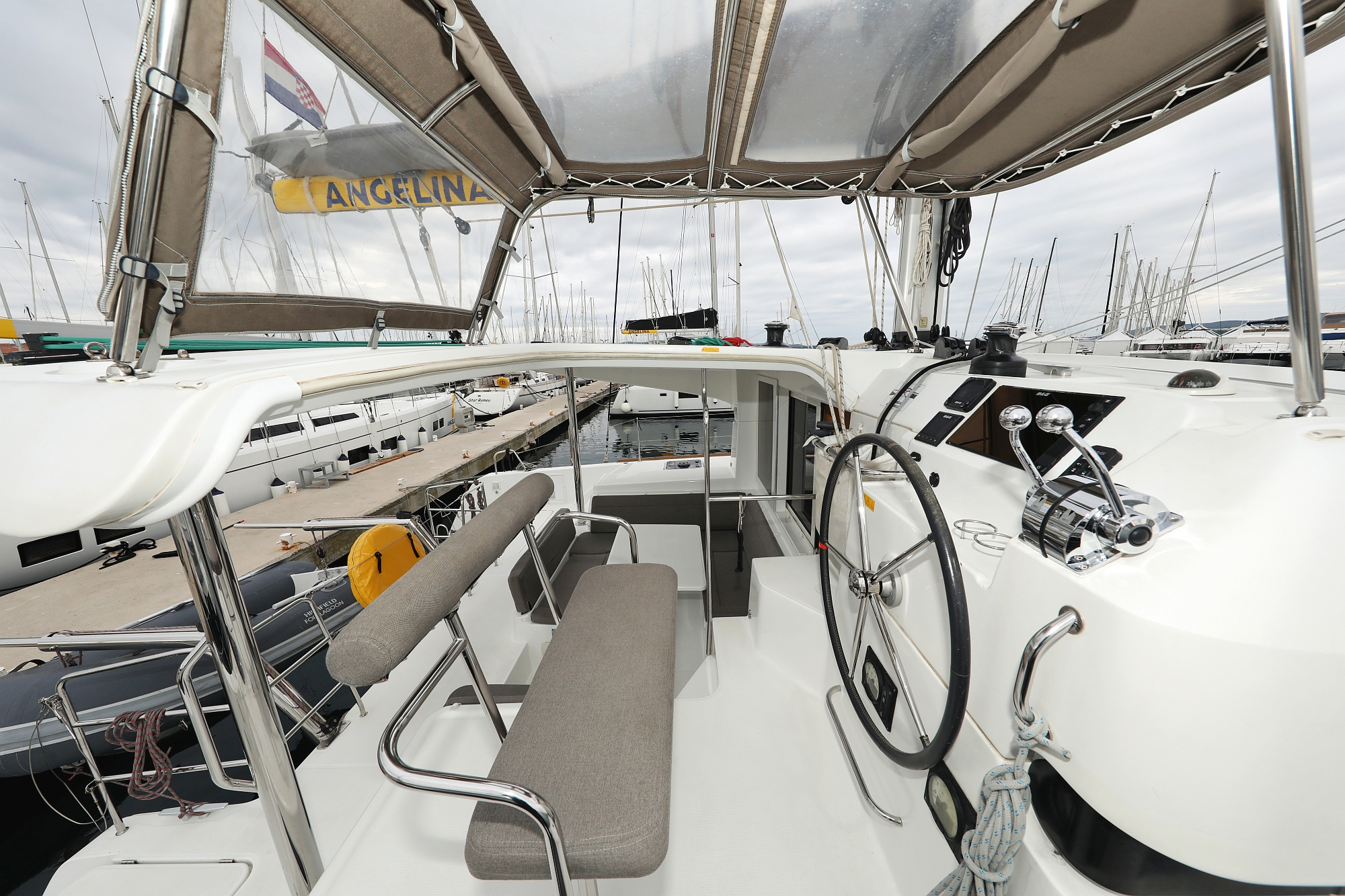 Photo #9 - Lagoon 39 - 4 + 2 cab. (Lilla V) en Biograd - 31190