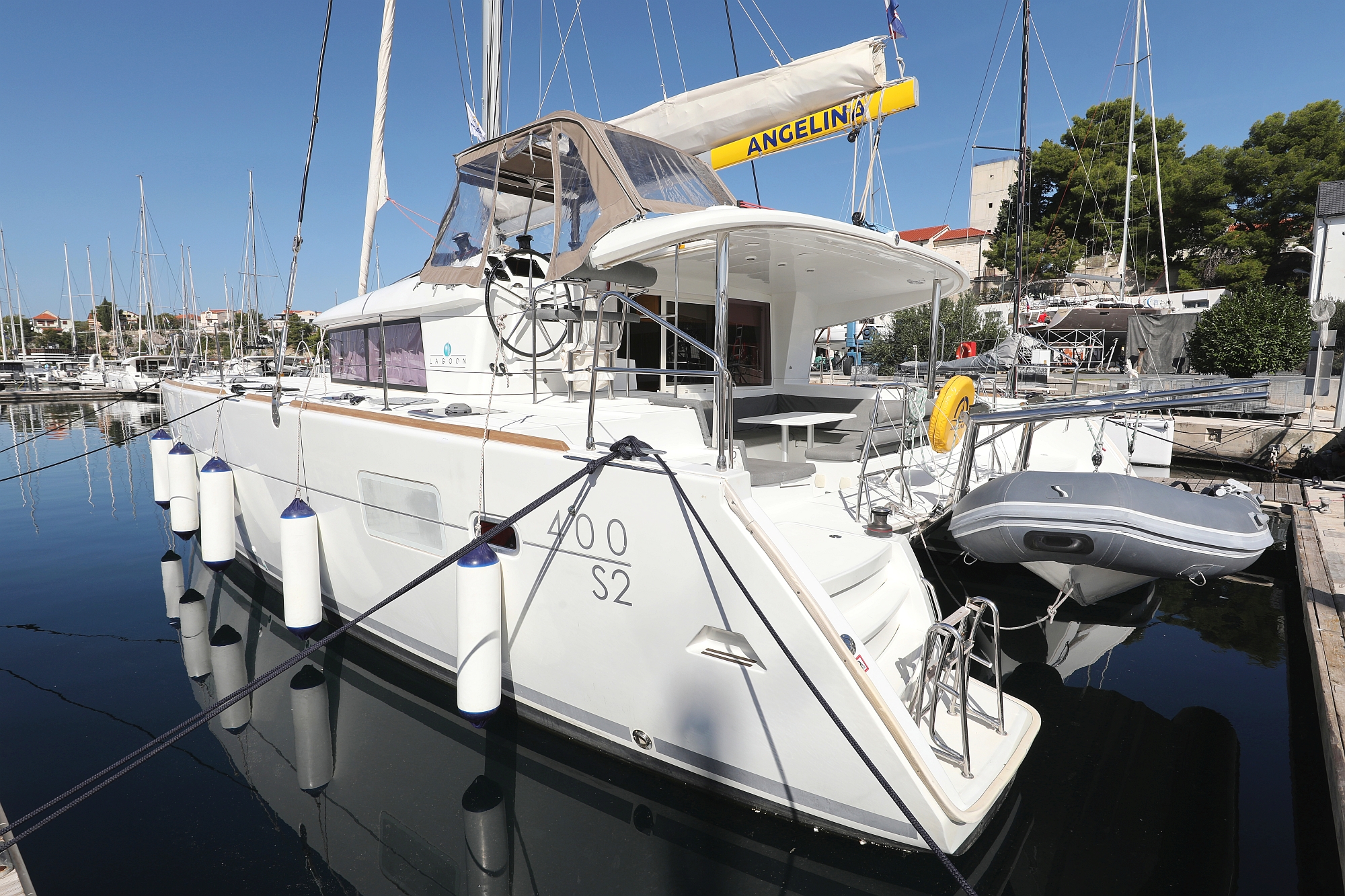 Photo #3 - Lagoon 400 S2 - 4 + 2 cab. (Kinga V) in Sibenik - 31194