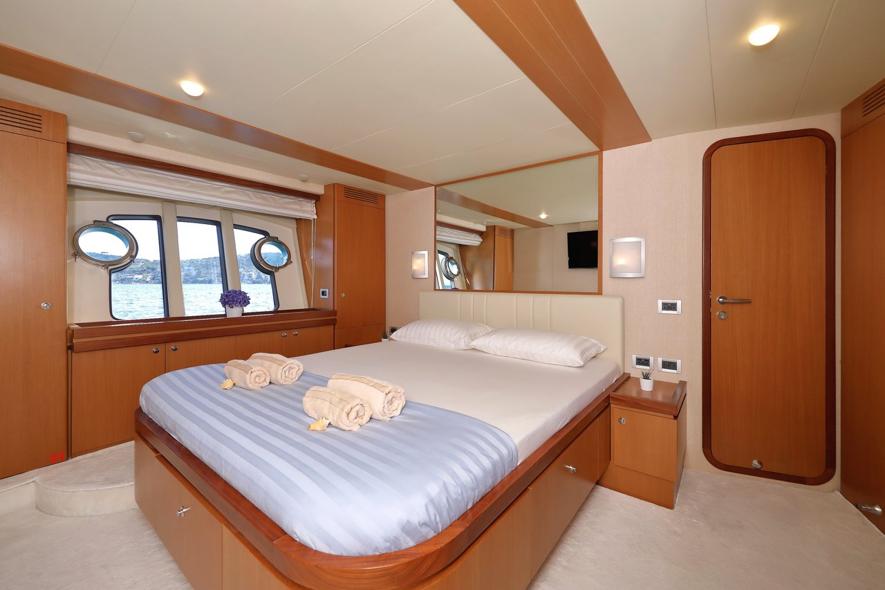Photo #23 - Ferretti Yachts 681 (Dominique) en Split - 31211