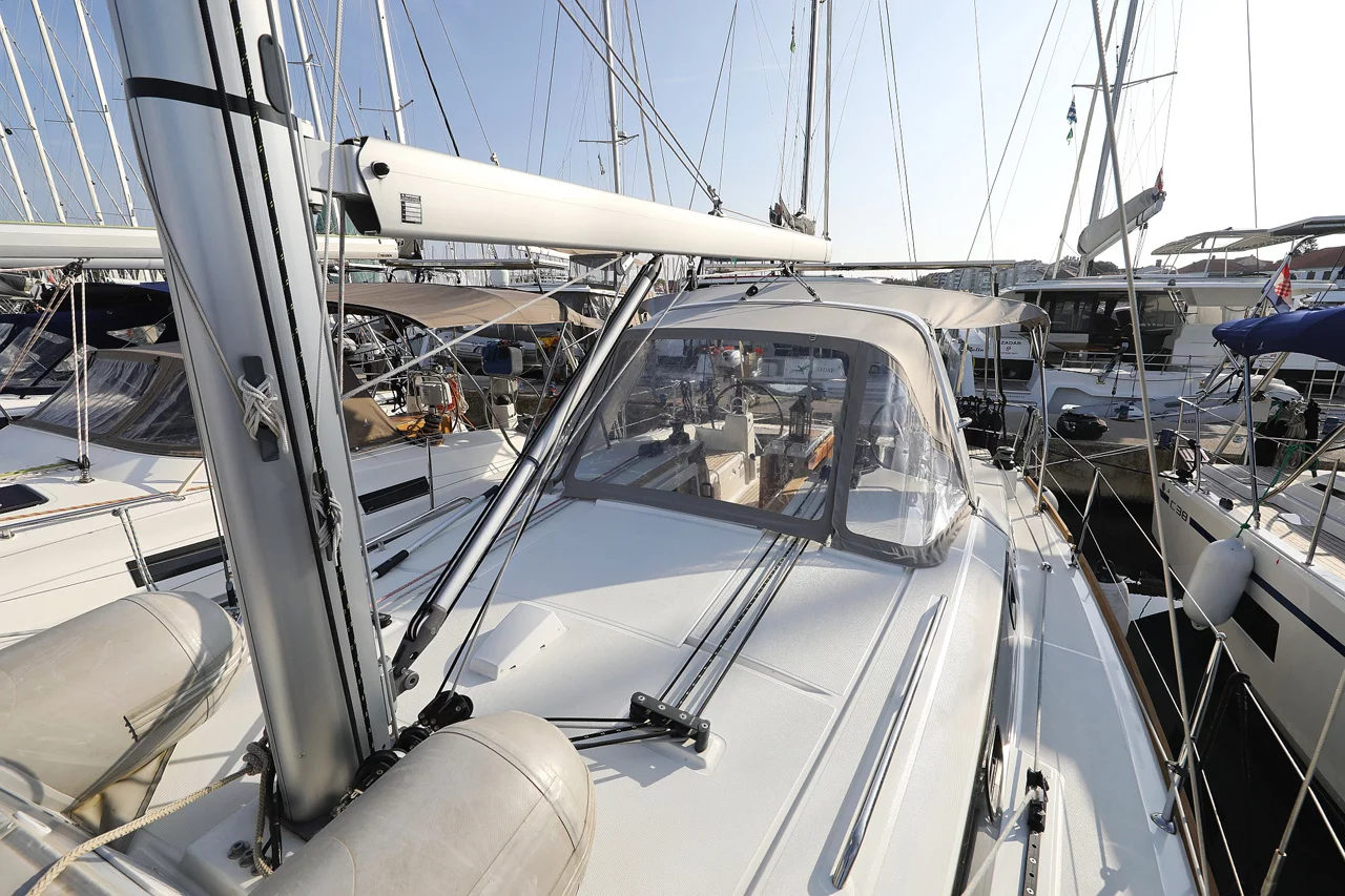 Oceanis 38.1 (Angel07)  - 5