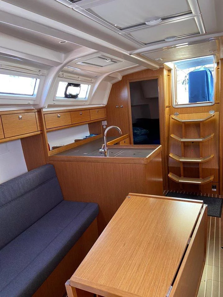 Bavaria Cruiser 37 - 3 cab. (Into the Blue)  - 3