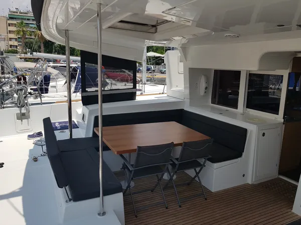 Photo #4 - Lagoon 450 F - 4 + 1 cab. (Oceana) in Athens - 31339