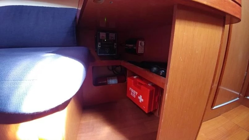 Oceanis 43 (Beluga)  - 17