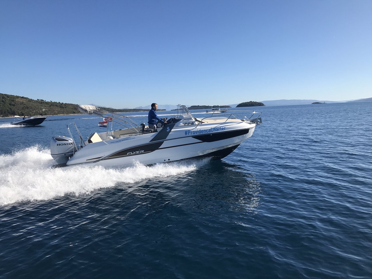 Photo #4 - Beneteau Flyer 7.7 Sun Deck - 1 cab. (Beneteau Flyer 7.7 Sun Deck) in Trogir - 31376