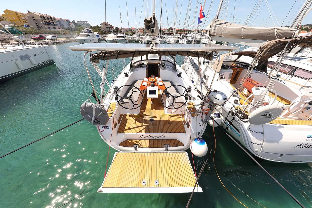 Bavaria Cruiser 41 Style (Madrugada)  - 2