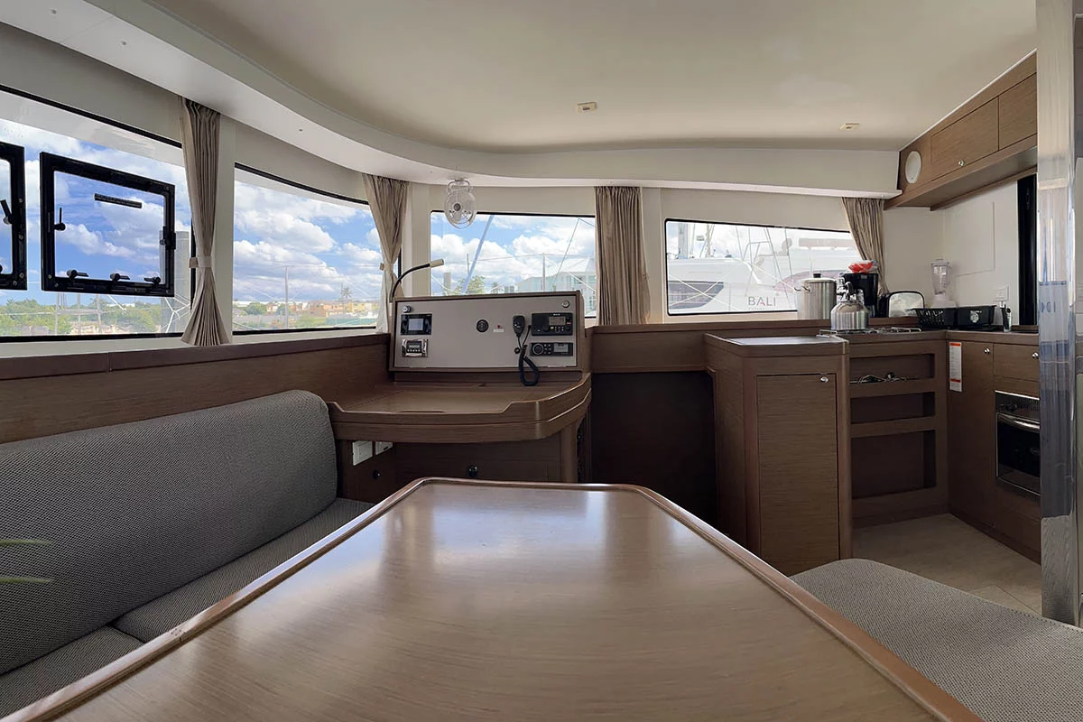 Lagoon 42 - 4 + 2 cab. (Belight)  - 13