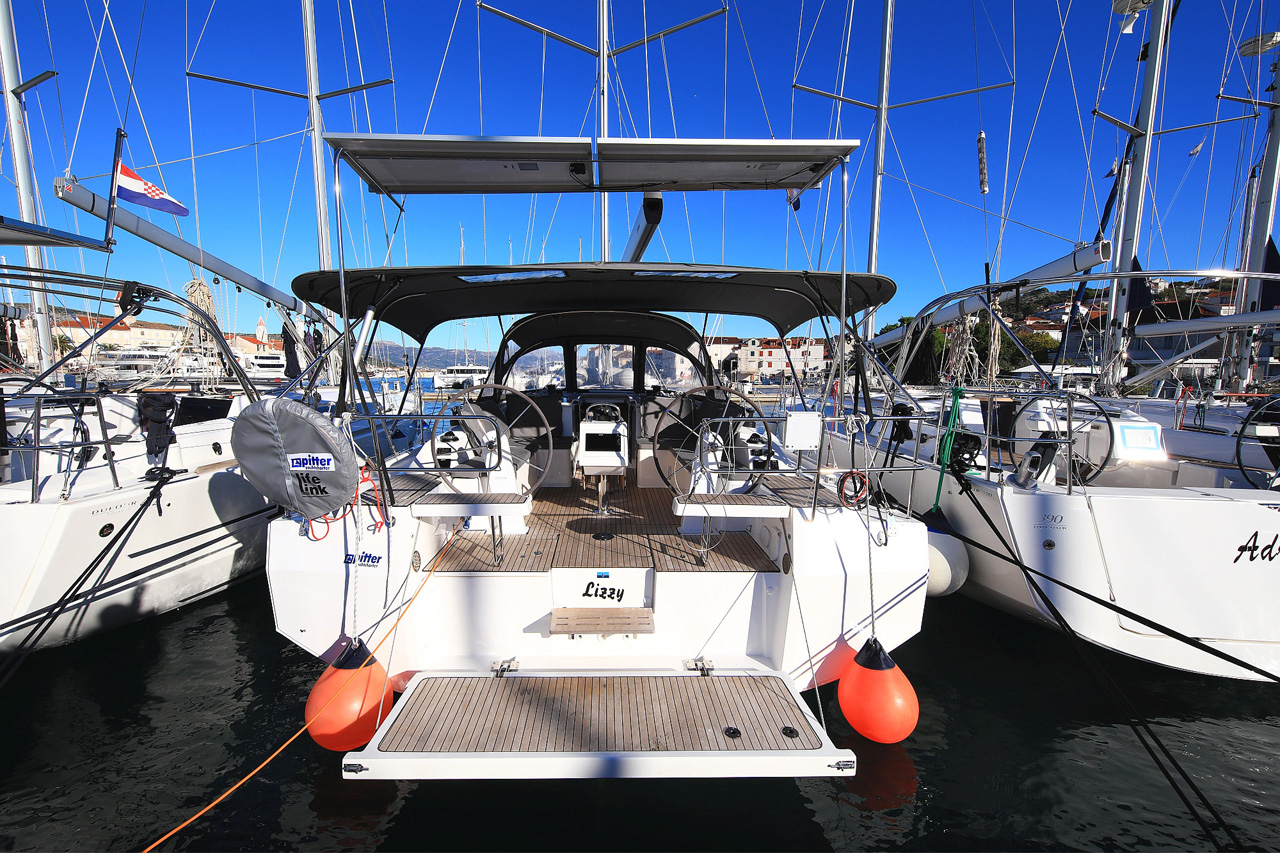 Photo #1 - Bavaria C42 Style (Lizzy) in Trogir - 31487