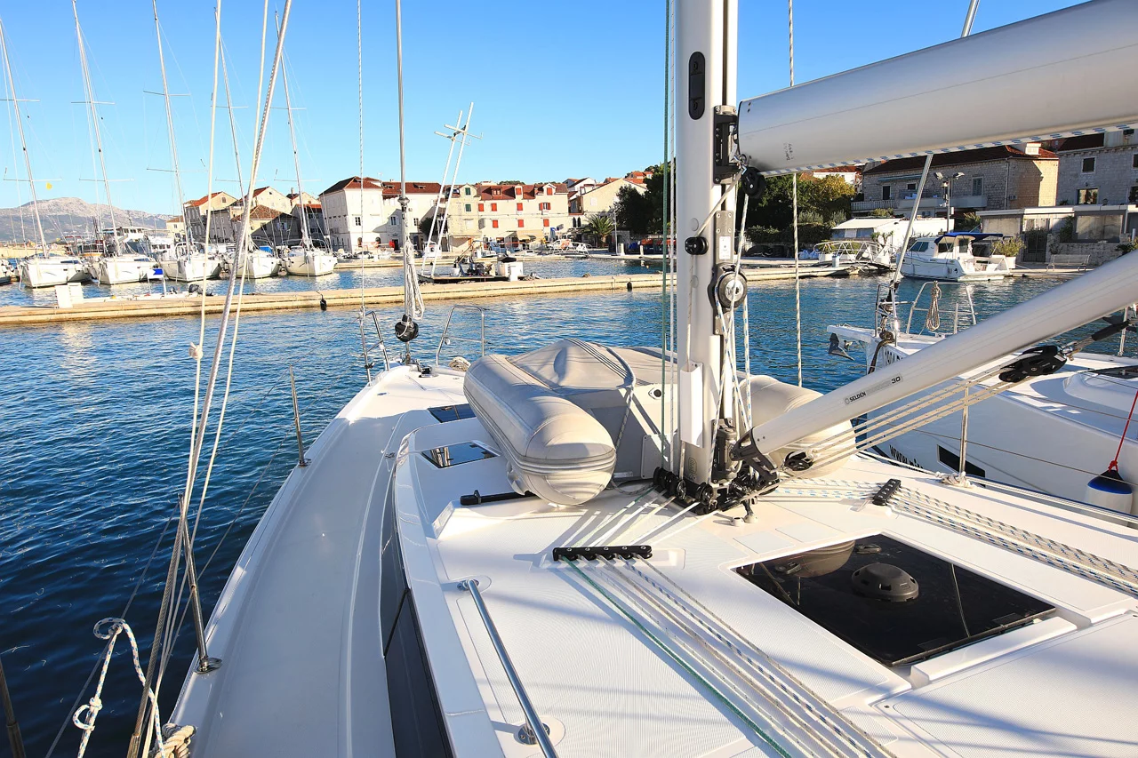 Bavaria C42 Style (Lizzy)  - 3