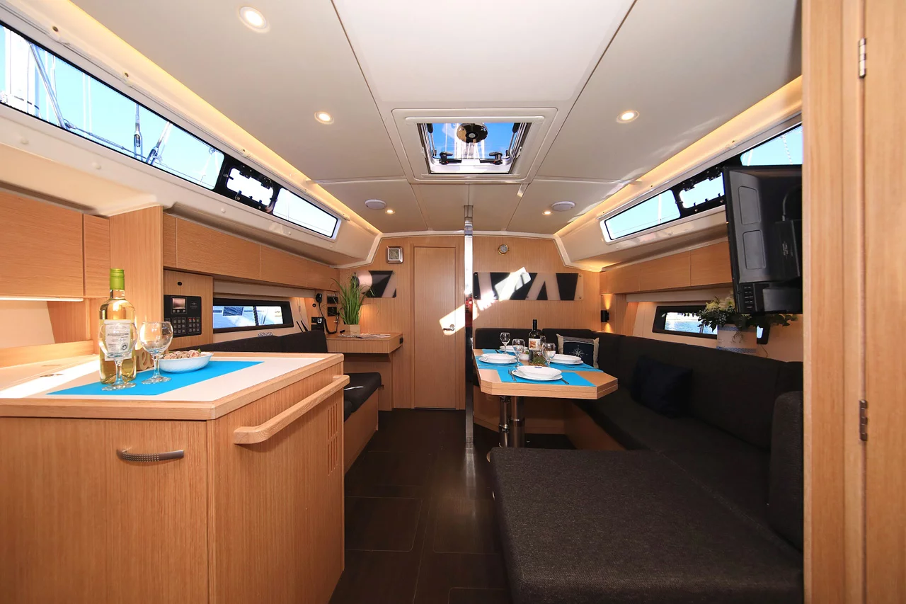 Bavaria C42 Style (Lizzy)  - 10