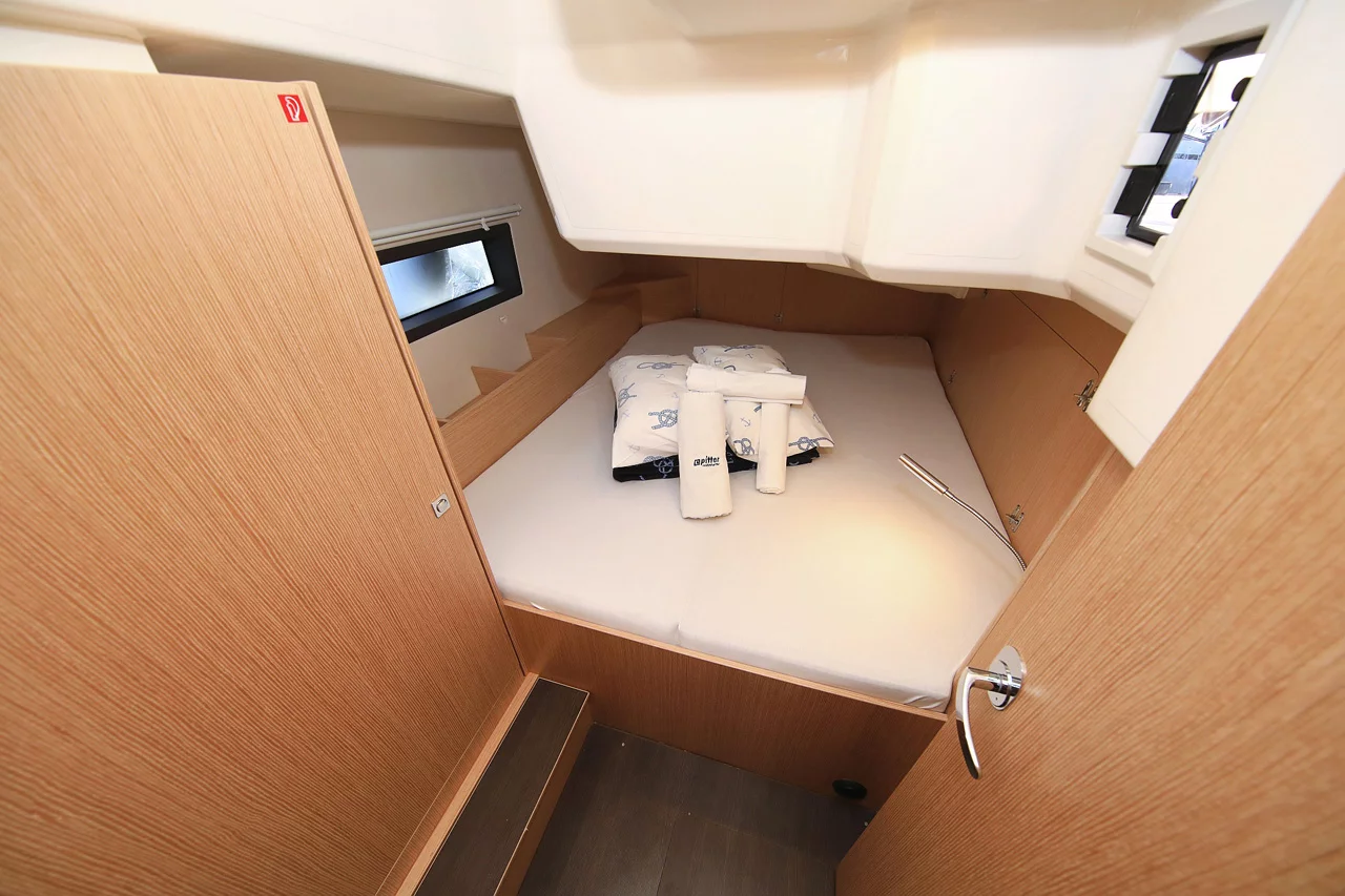 Bavaria C42 Style (Lizzy)  - 21