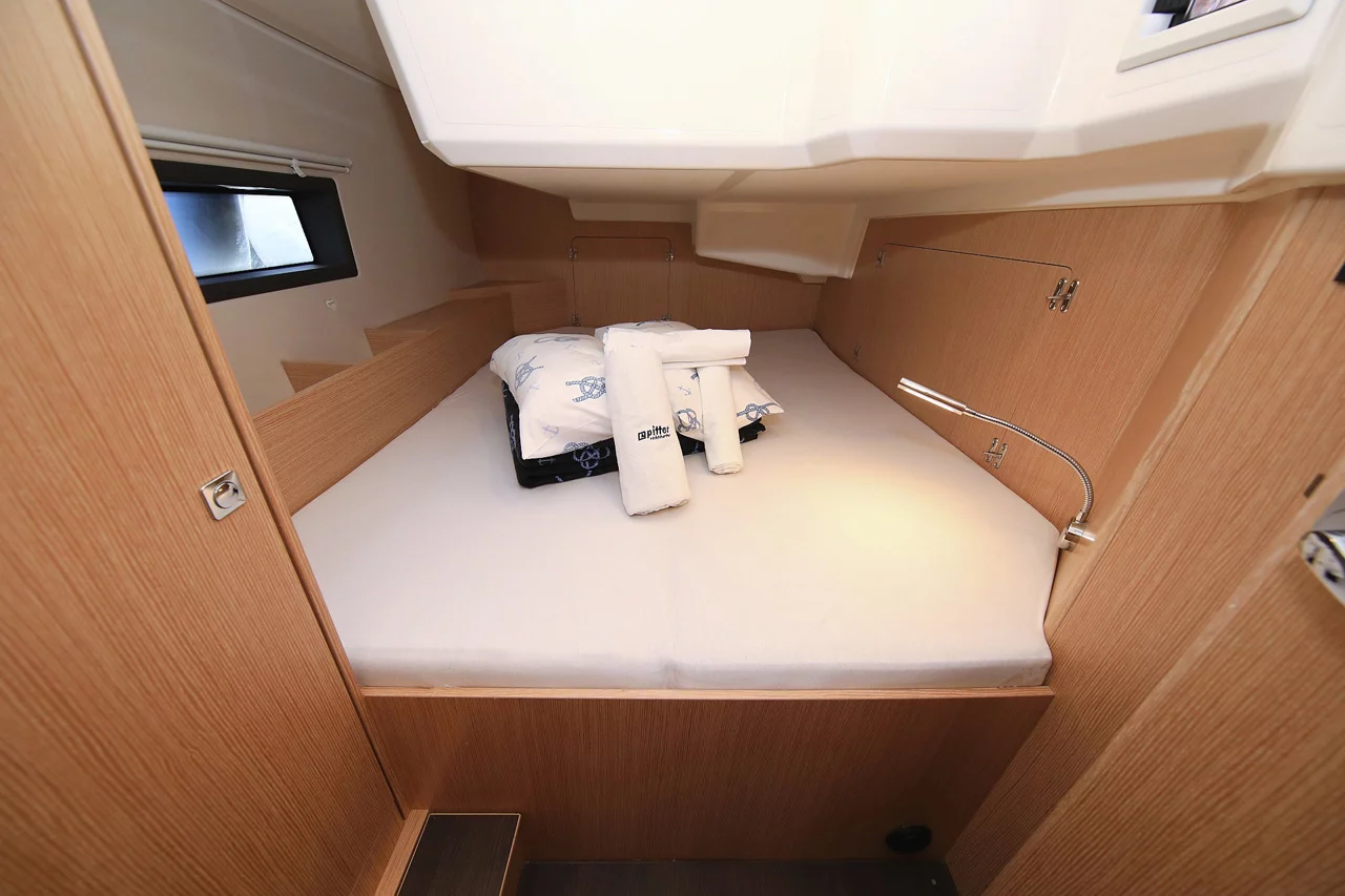 Bavaria C42 Style (Lizzy)  - 22