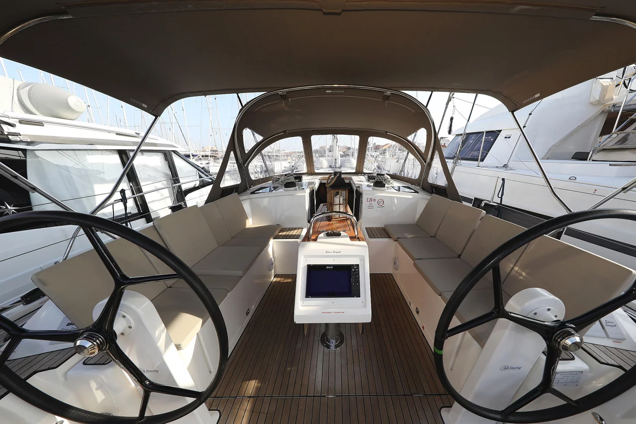 Bavaria C42 Style (Silver Seagull)  - 6