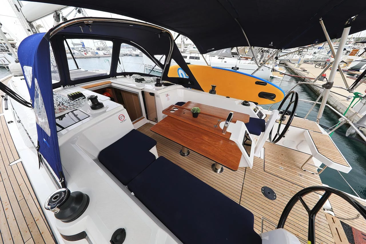 Bavaria C38 (Ghost)  - 7