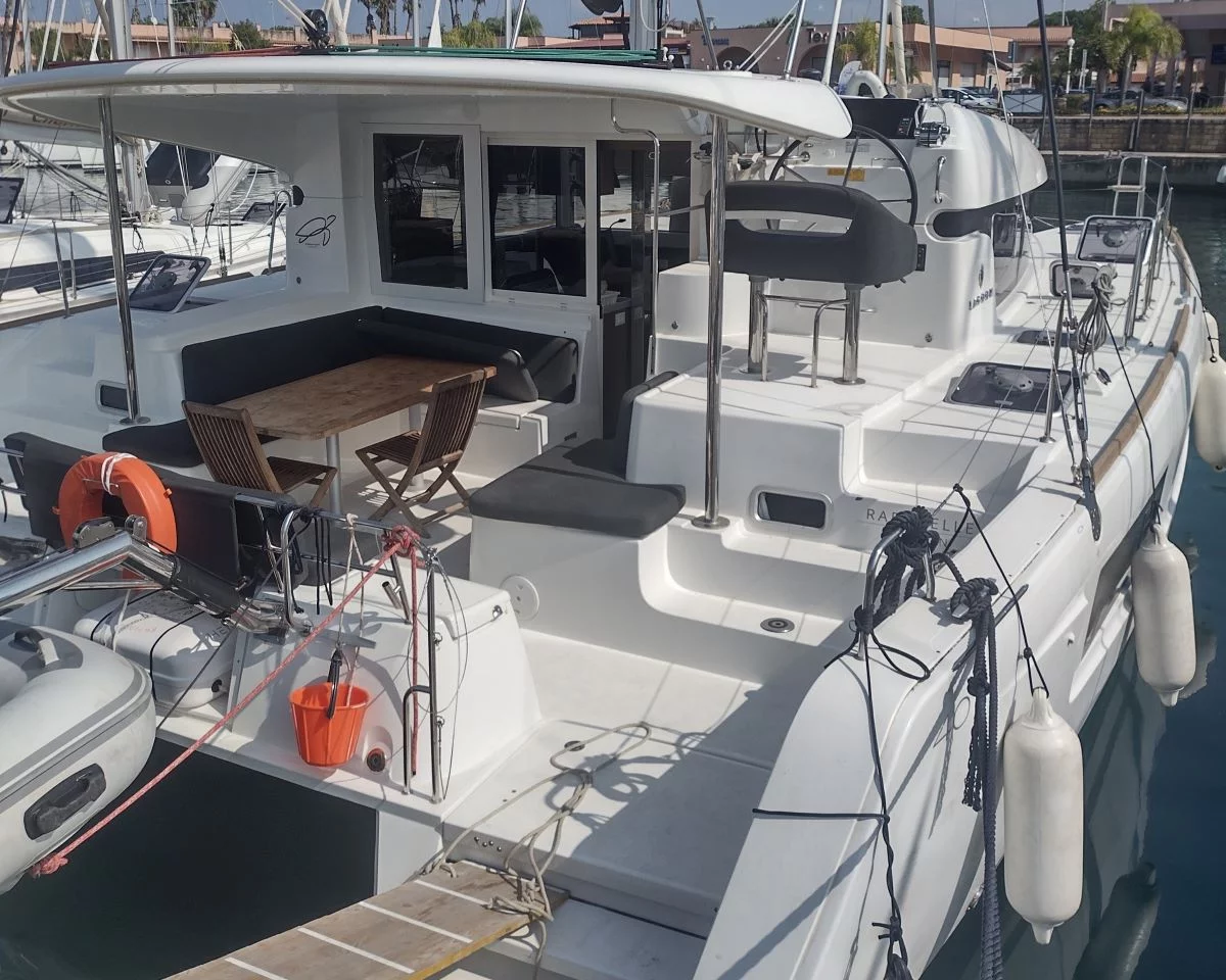 Lagoon 40 - 4 + 2 cab (RAPHAELLE)  - 2