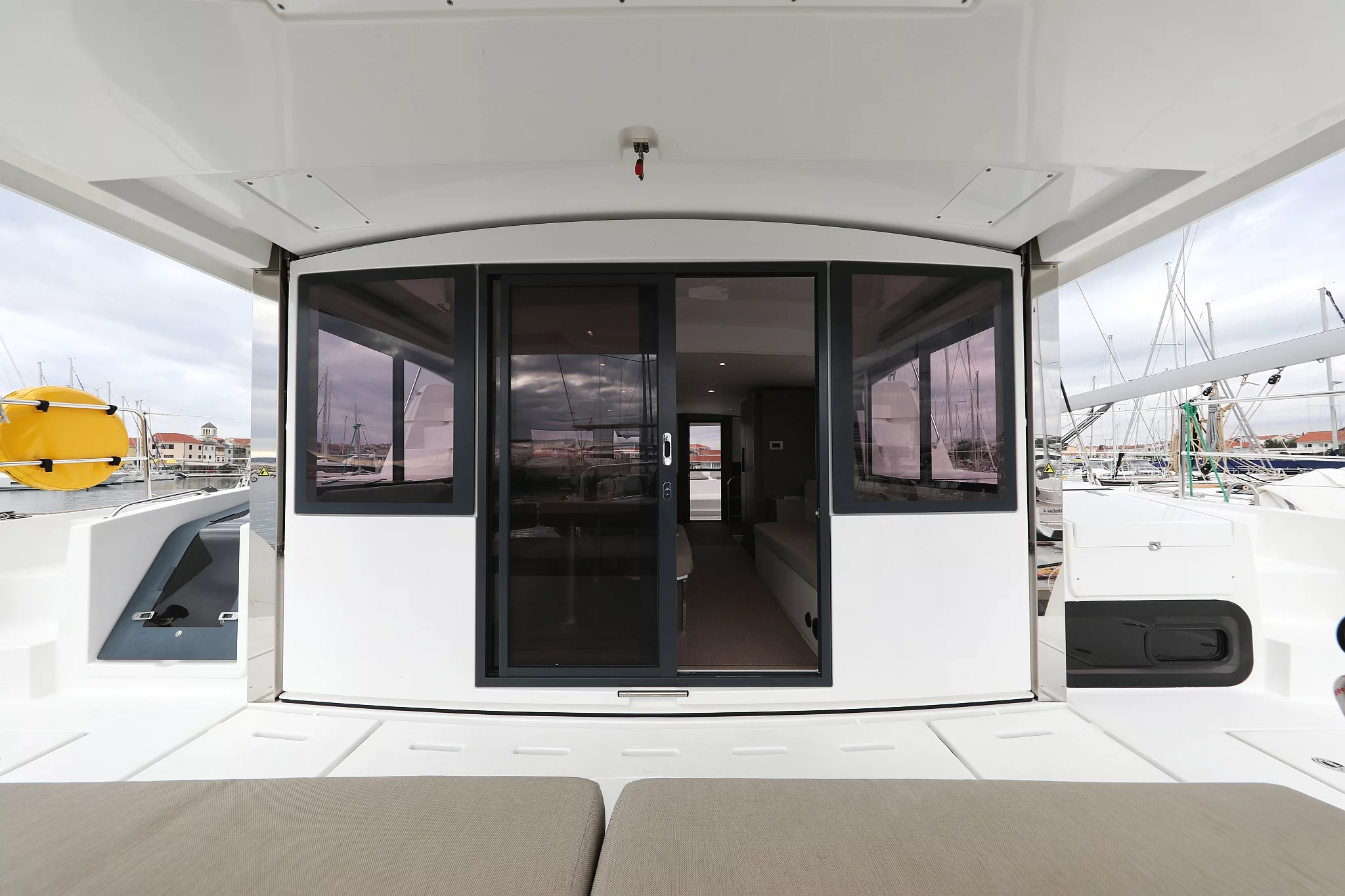 Bali 4.6 - 5 + 1 cab. (Triton)  - 5